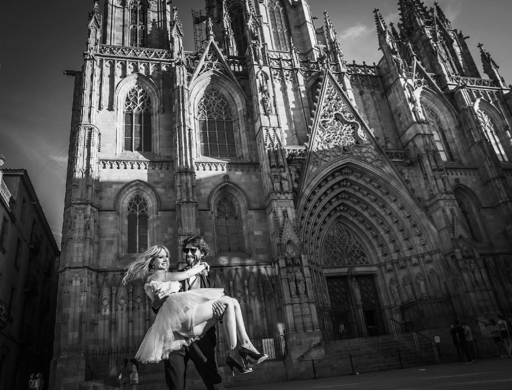 fotógrafo bodas barcelona-reportaje novios-novia diferente