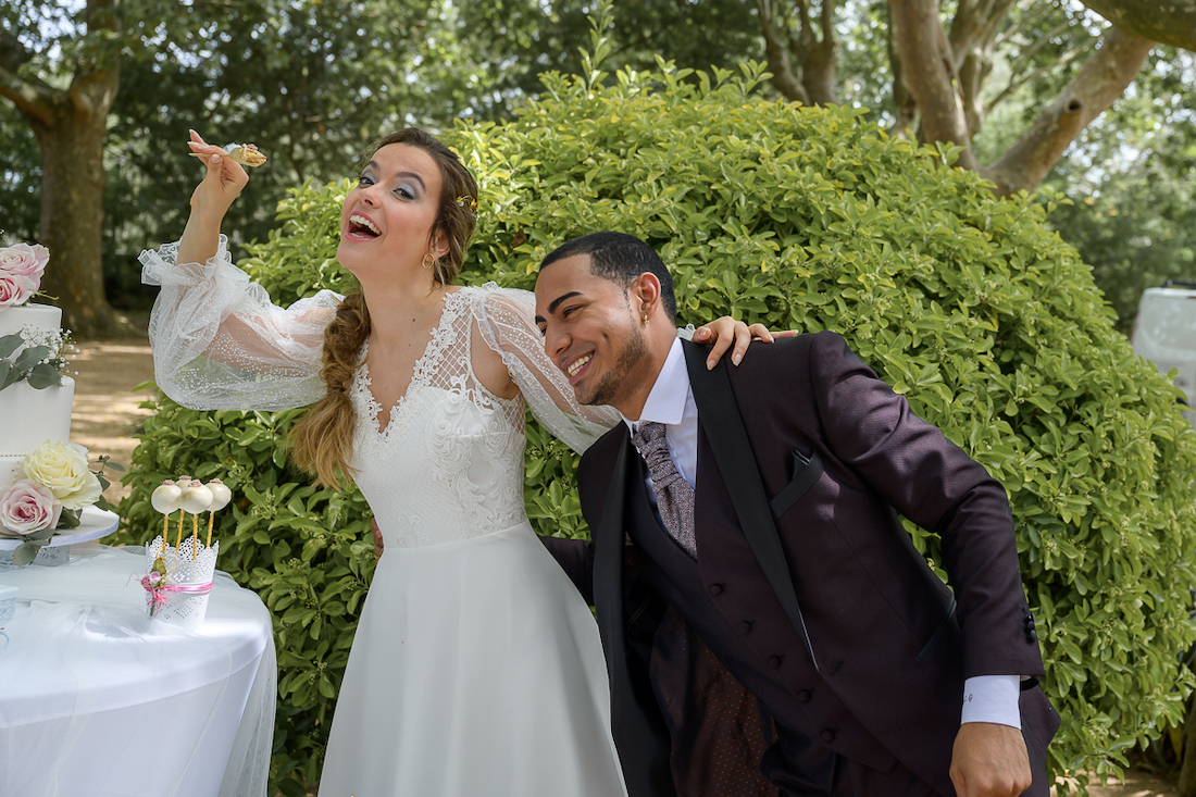 fotografo bodas barcelona-leo canet-bodas únicas-reportaje de bodas-fotos novios- vestido de novia espectacular